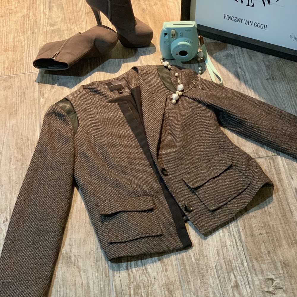 Blazer - Picture 2 of 3